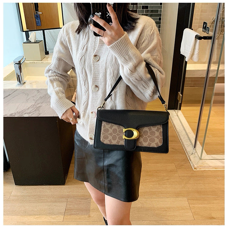 Pre order Coach underarm /shoulder bag