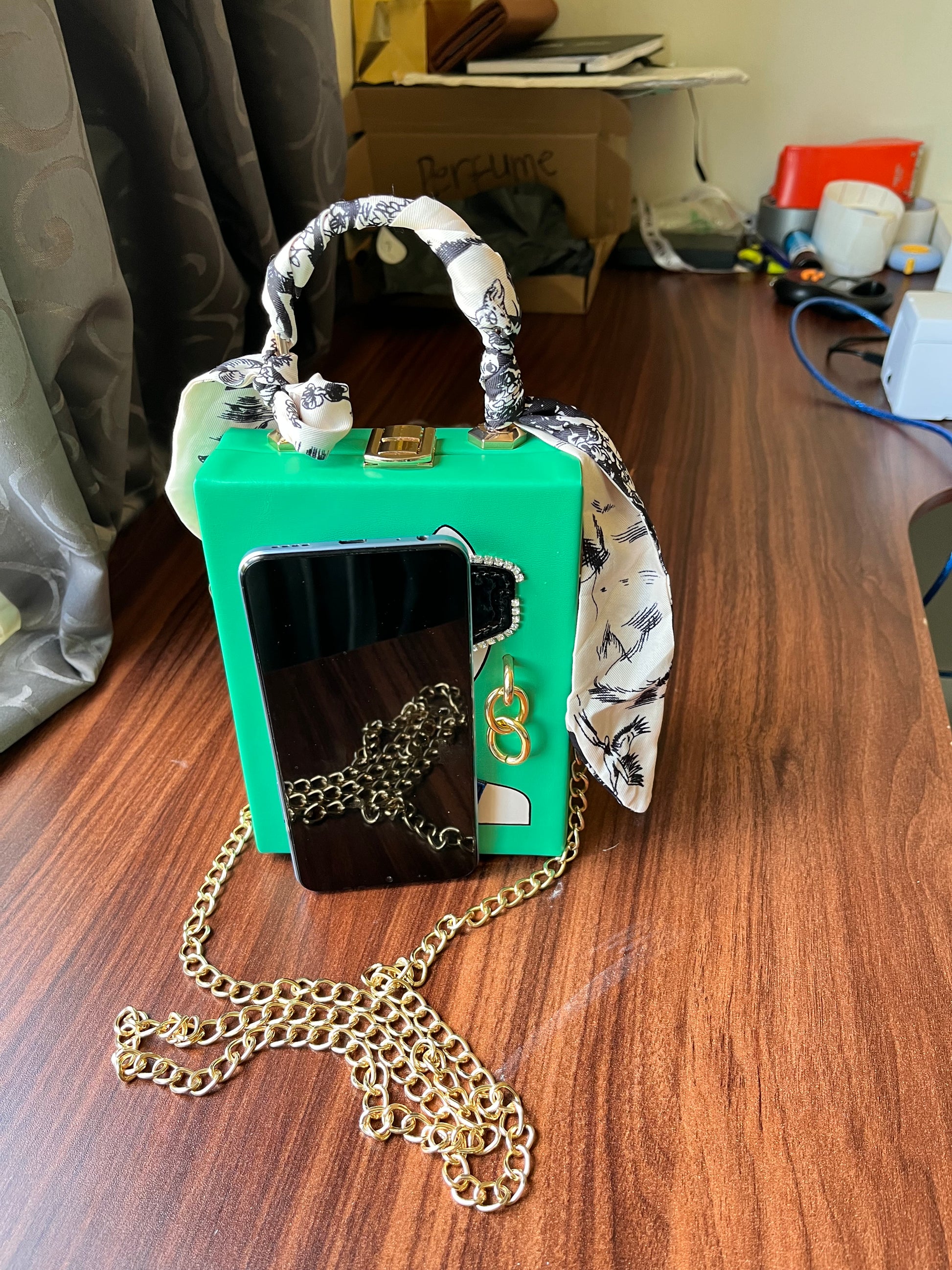 Elegant hard type Face bag hancarry or crossbody