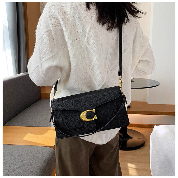 Pre order Coach underarm /shoulder bag