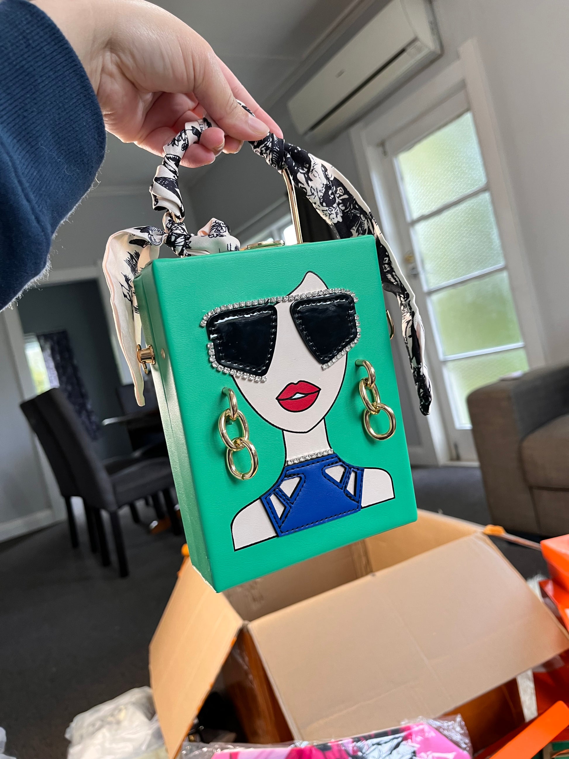 Elegant hard type Face bag hancarry or crossbody