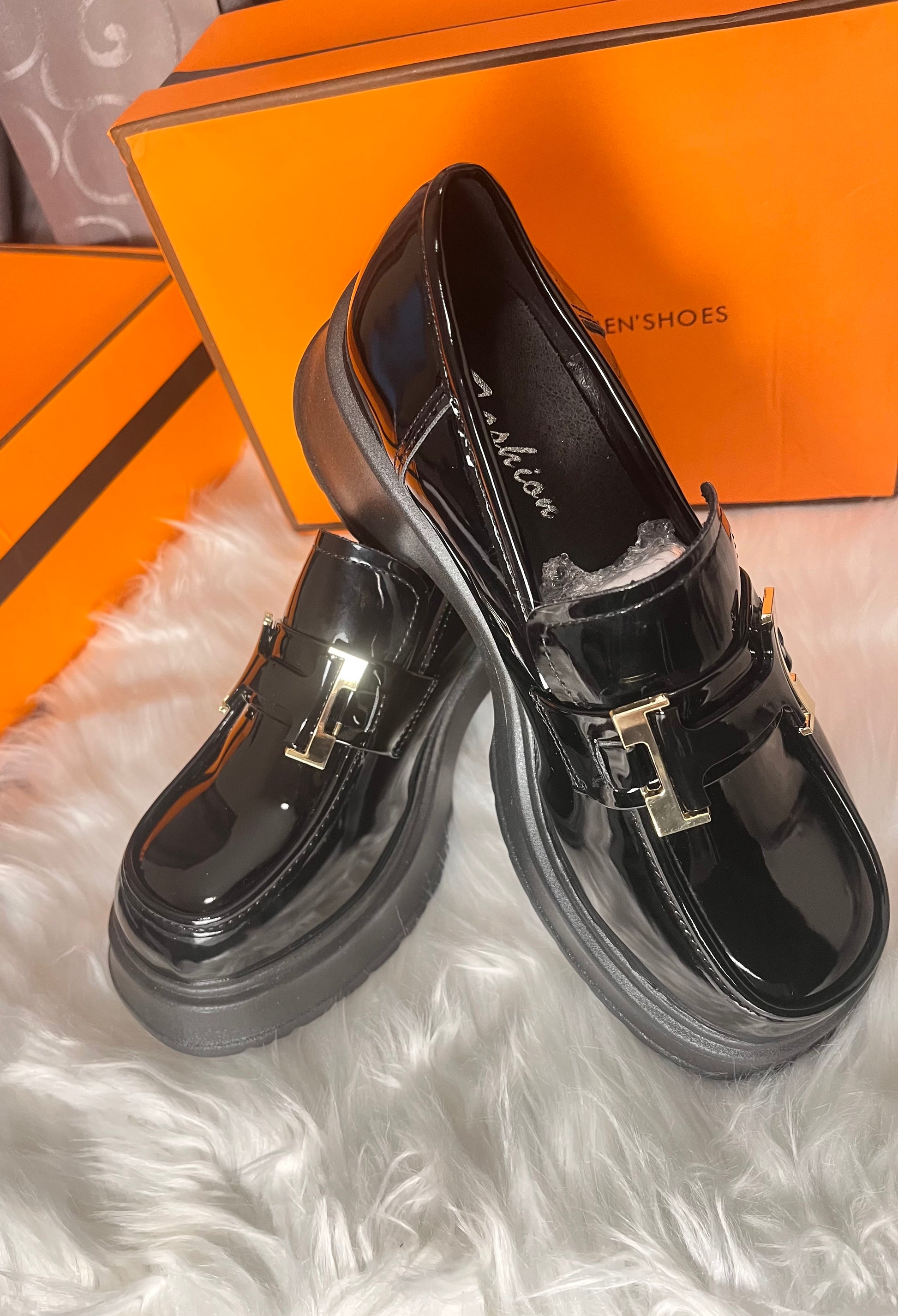 Thick-Soled Leather Shoes for British Preppy Style Patent Leather Slip-On Lazy Loafers for Women Spring and Autum