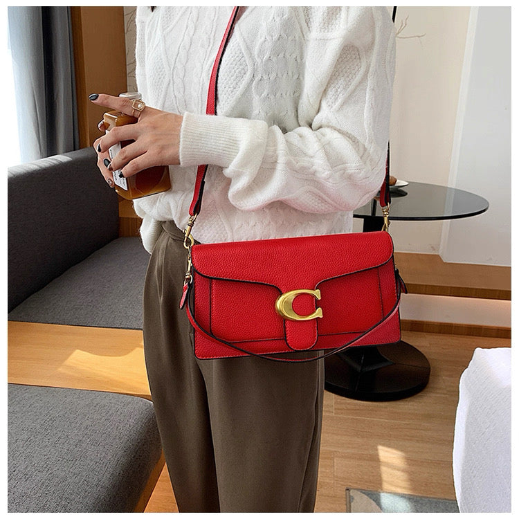 Pre order Coach underarm /shoulder bag