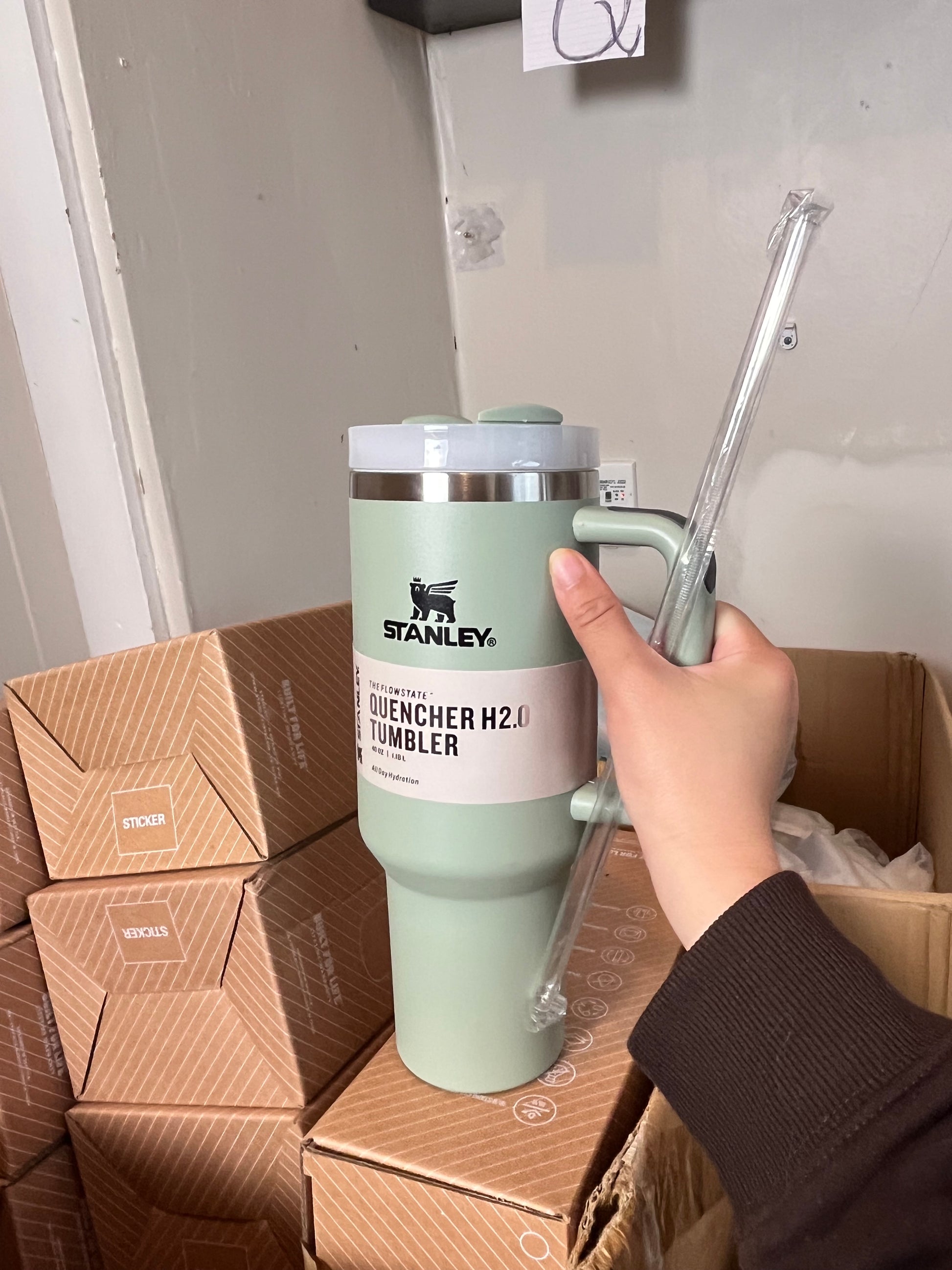 Stanley thumbler Cup with straw 1.18L