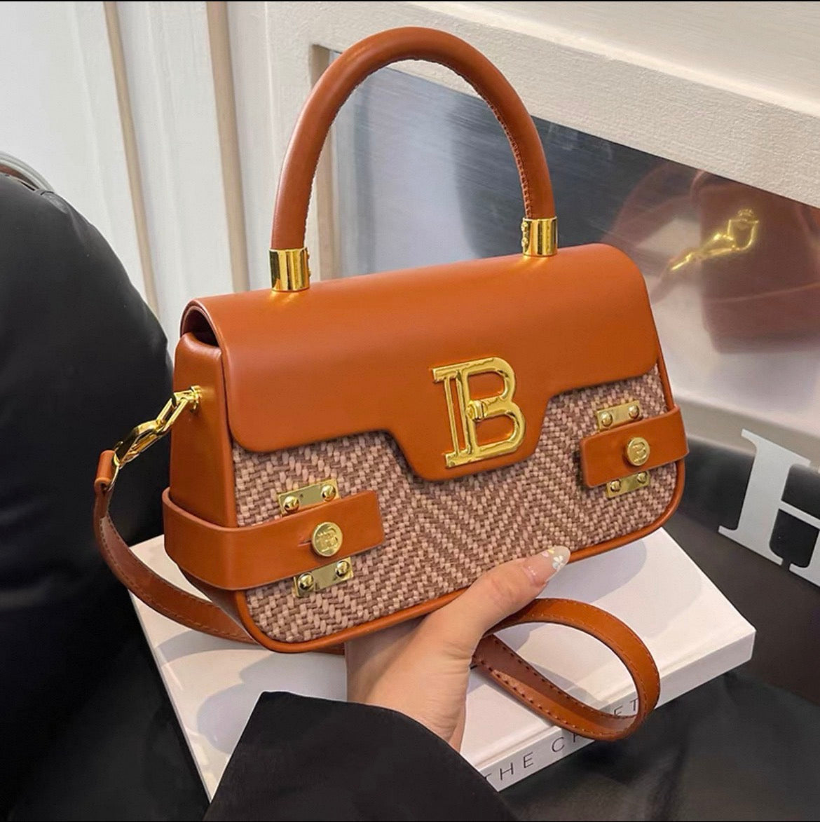 Balmain B-buzz Crossbody Versatile Commuter Box Bag .