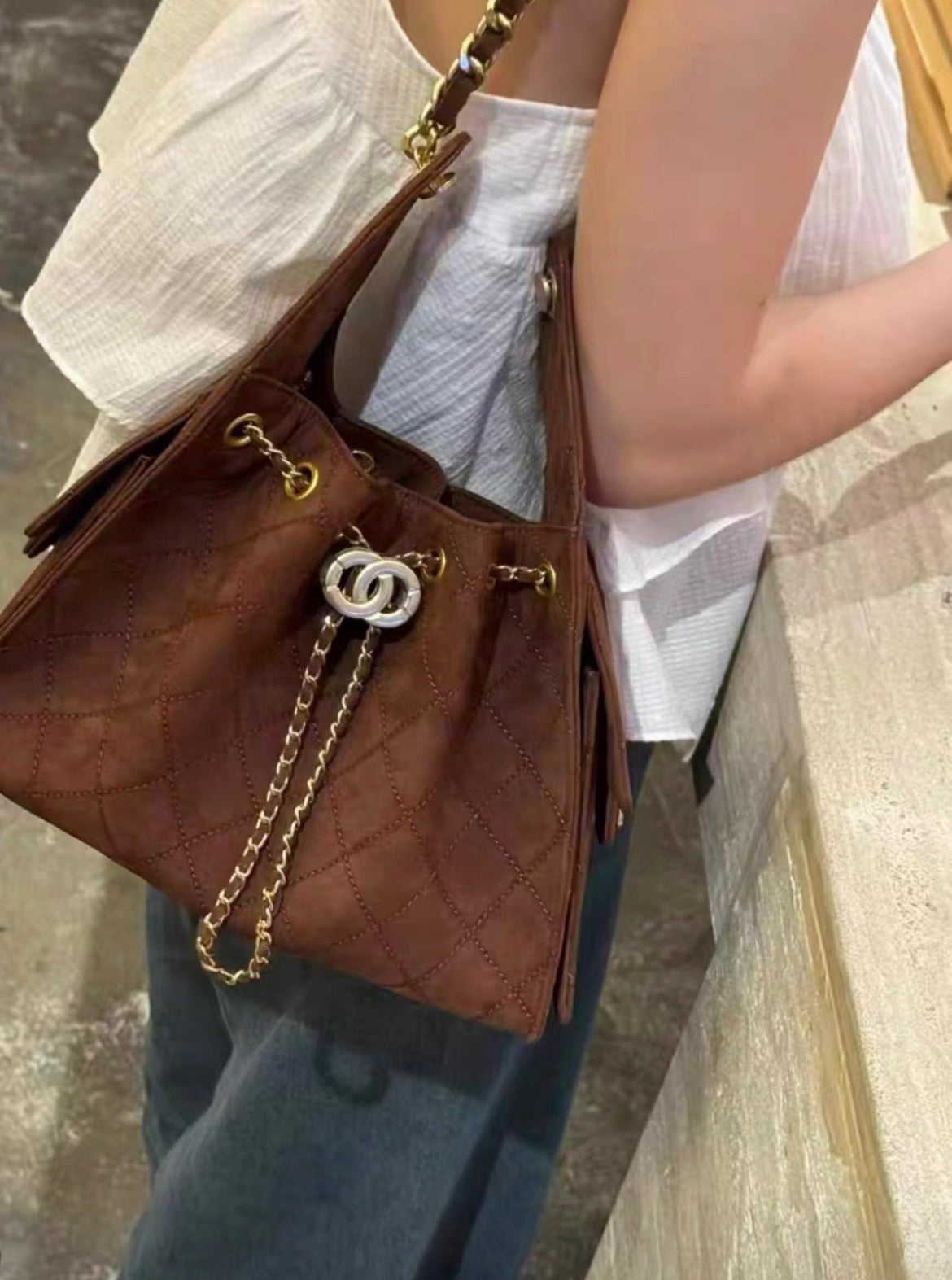 C brand shoulder bag