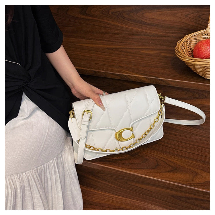 Pre order Coach versatile shoulder crossbody bag