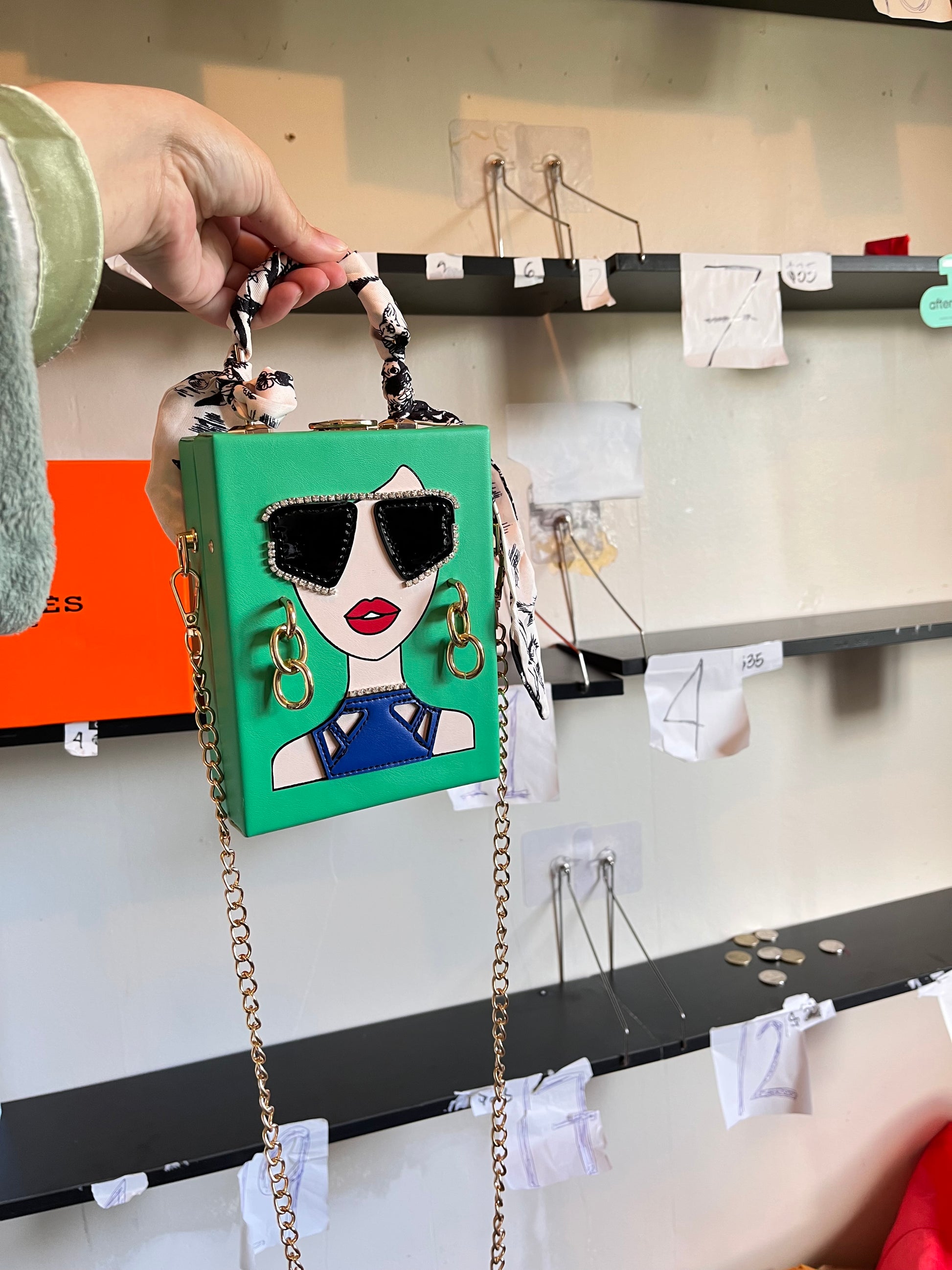 Elegant hard type Face bag hancarry or crossbody