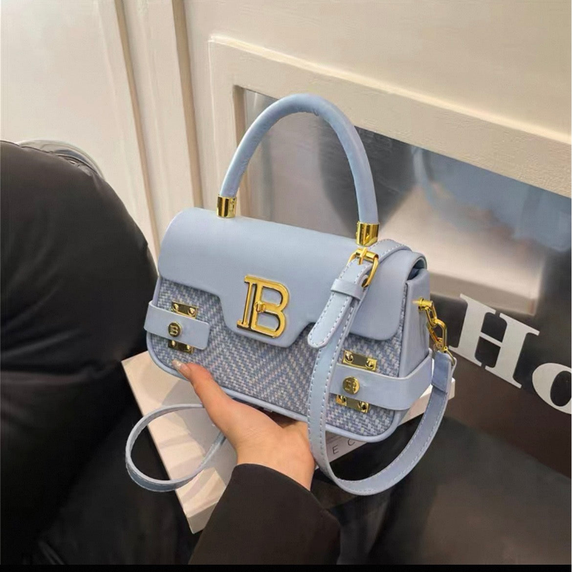 Balmain B-buzz Crossbody Versatile Commuter Box Bag .