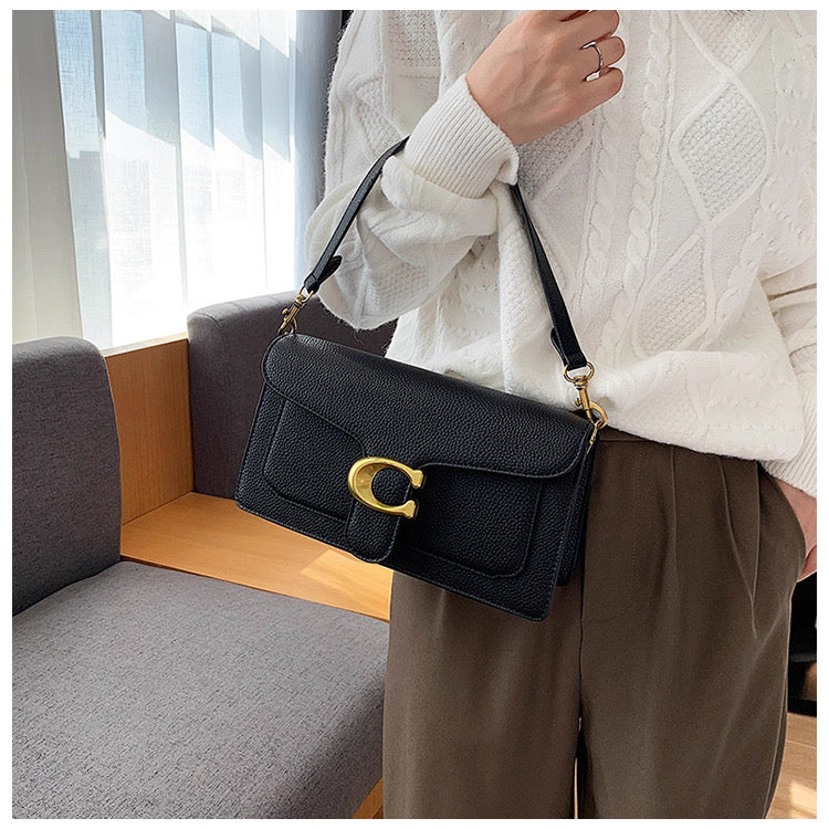 Pre order Coach underarm /shoulder bag