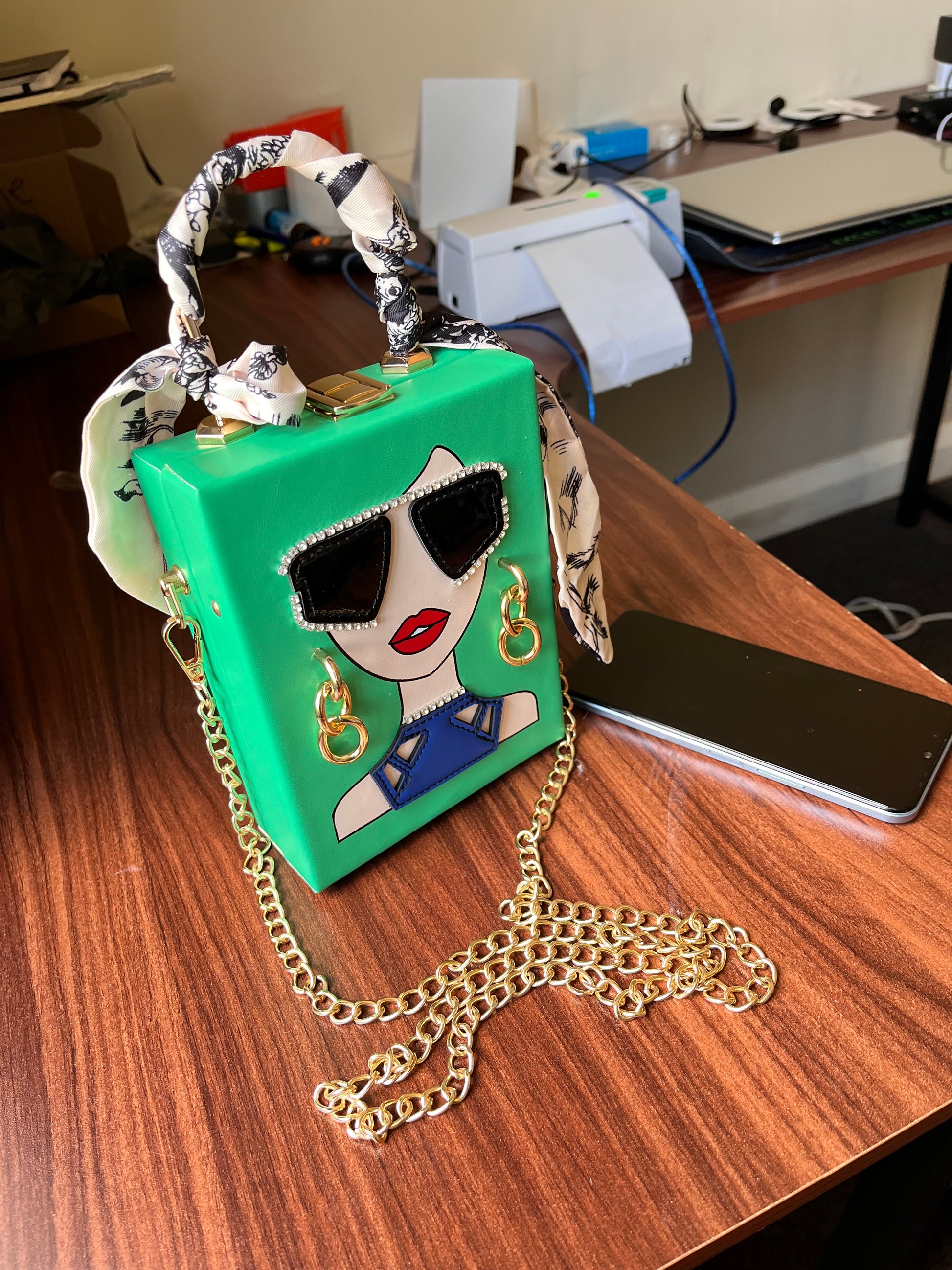 Elegant hard type Face bag hancarry or crossbody