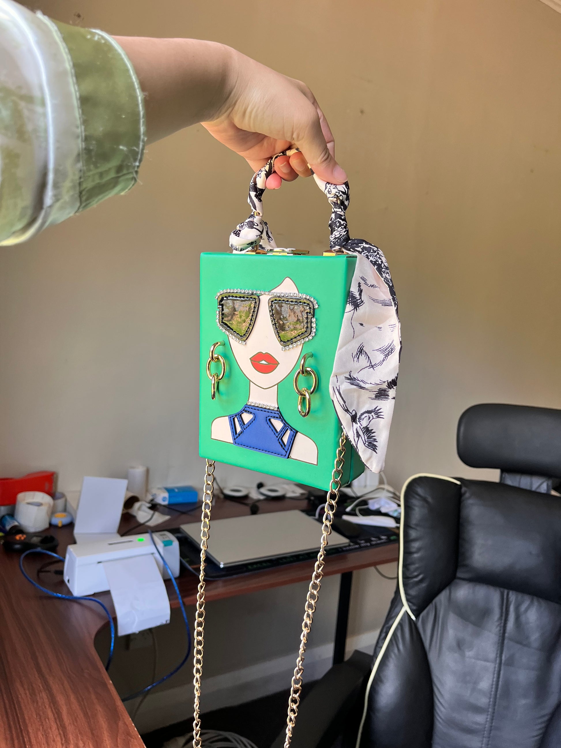 Elegant hard type Face bag hancarry or crossbody