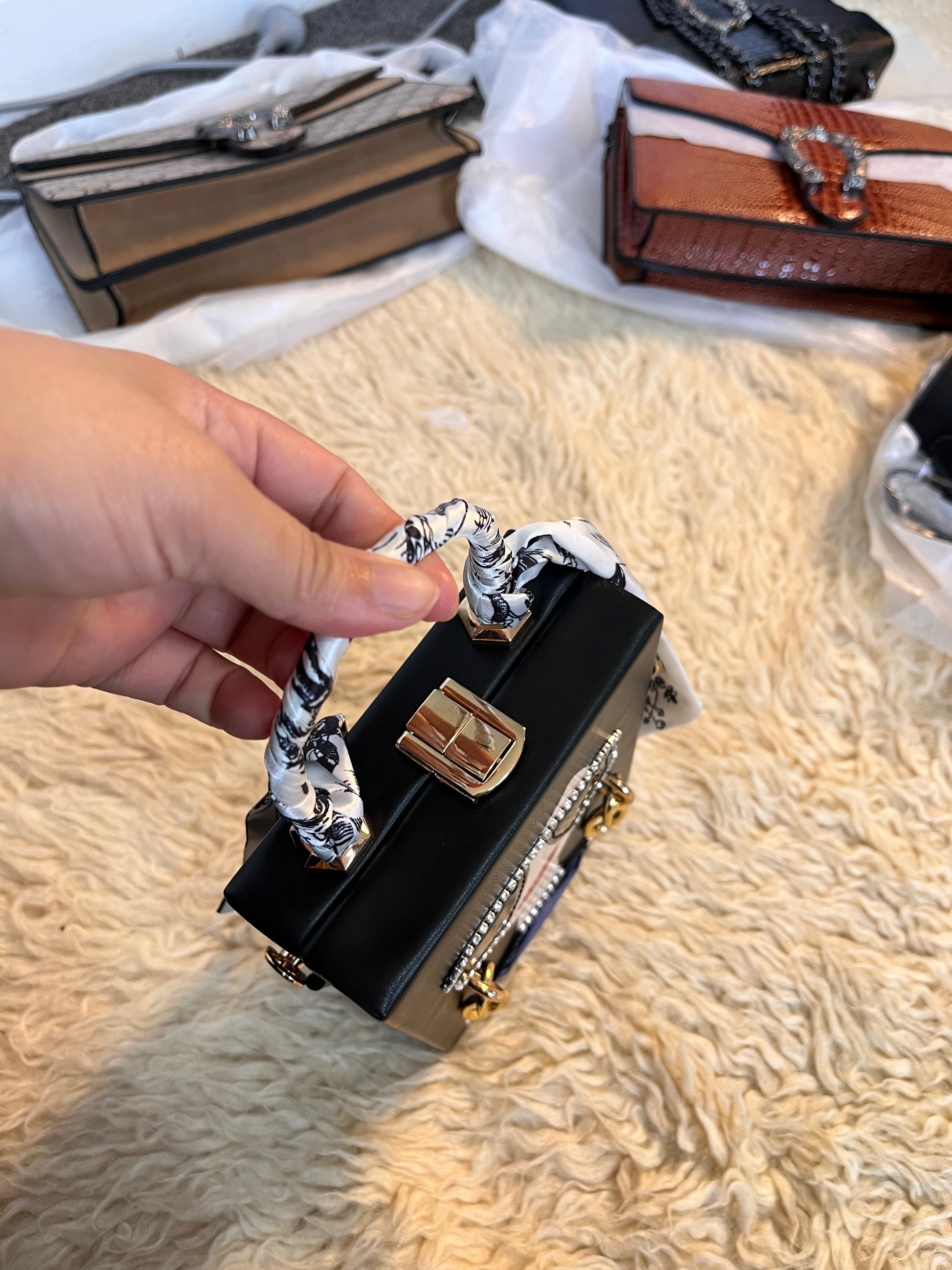 Elegant hard type Face bag hancarry or crossbody