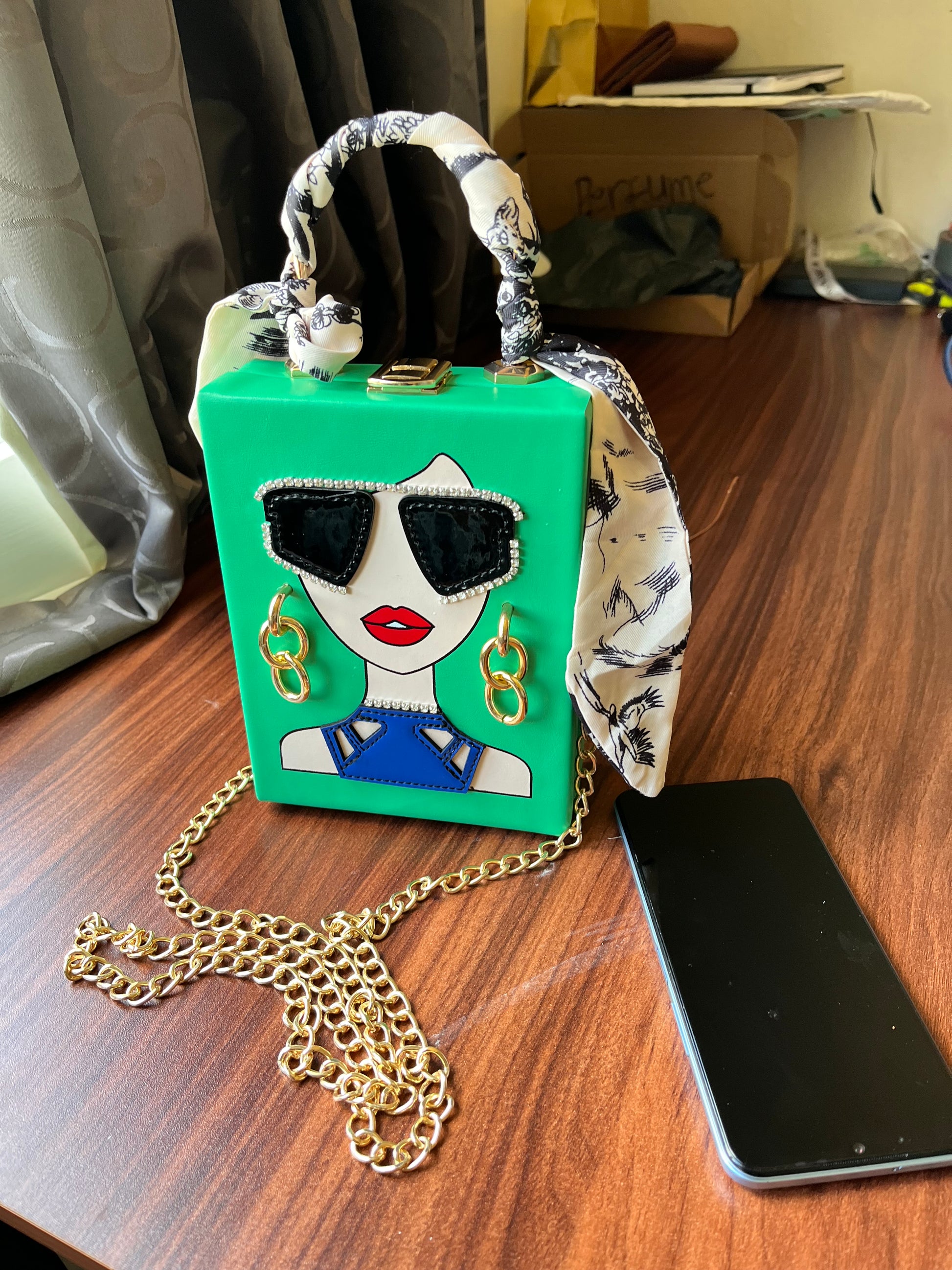 Elegant hard type Face bag hancarry or crossbody