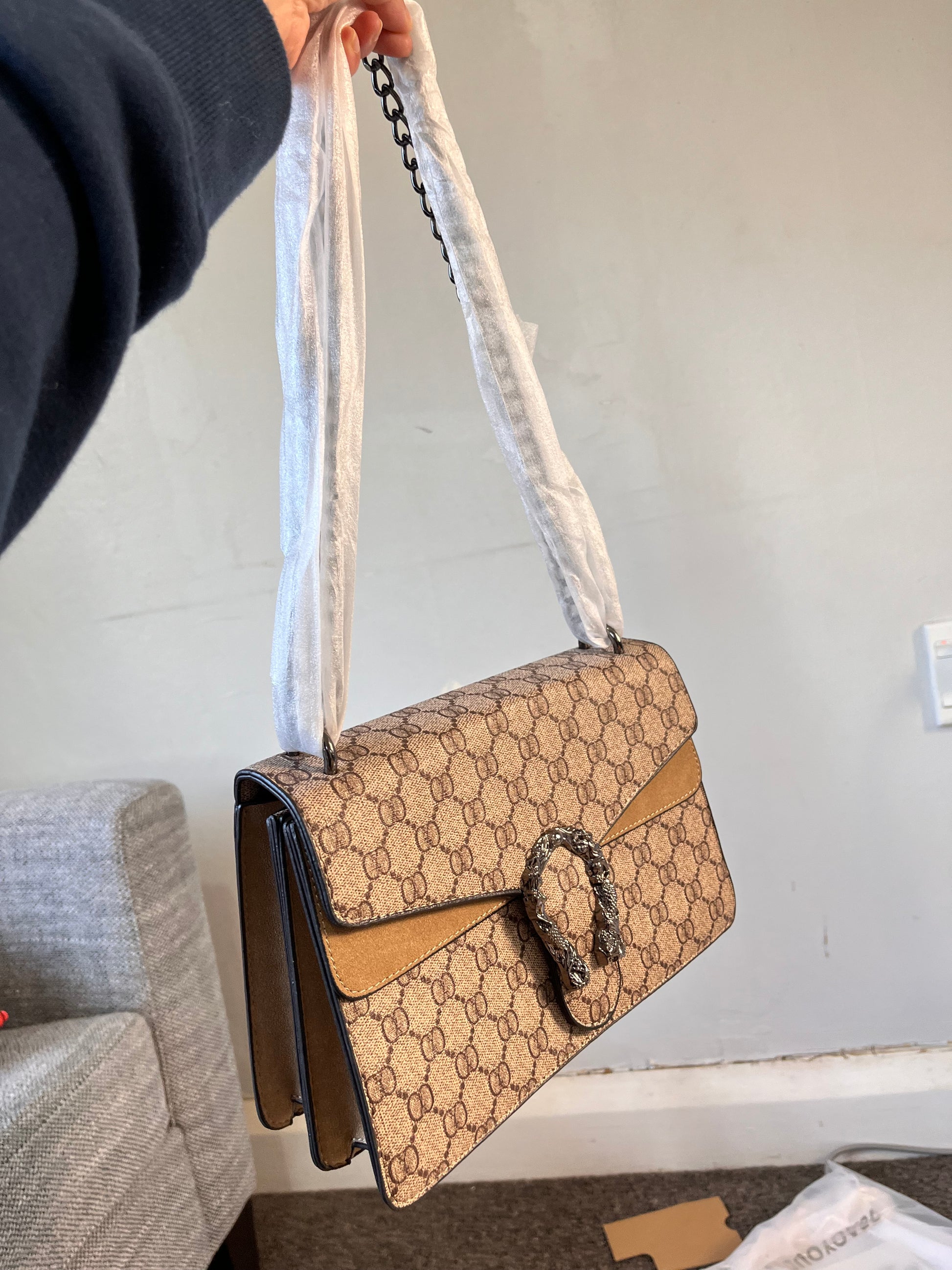 Gucci Dionysus hard type leather shoulder and crossbody bag w/gift box