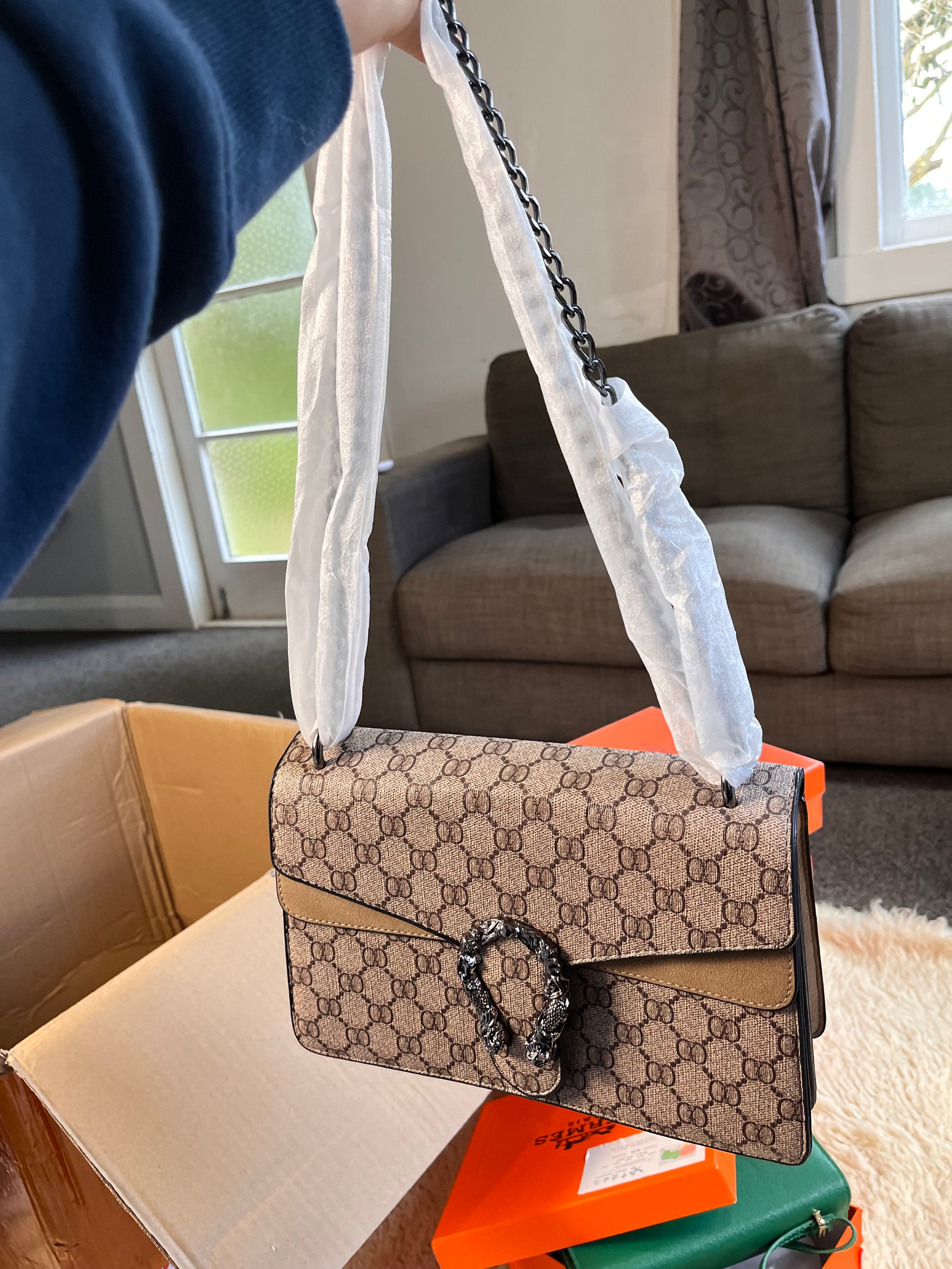 Gucci Dionysus hard type leather shoulder and crossbody bag w/gift box