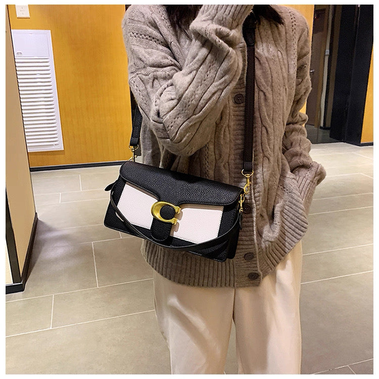 Pre order Coach underarm /shoulder bag