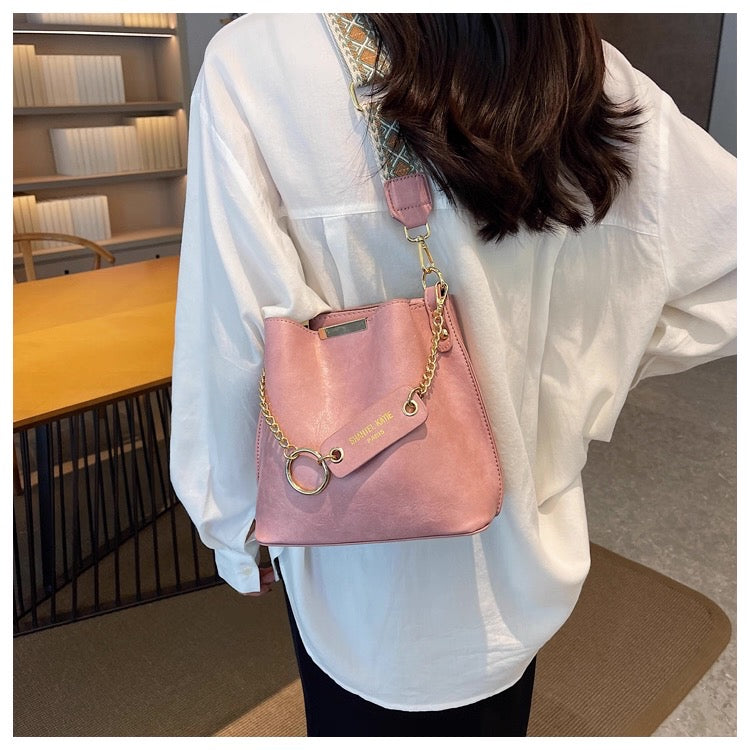 Internet Celebrity High-End 2025 Bucket Bag Foreign Style Wide Crossbody Bag