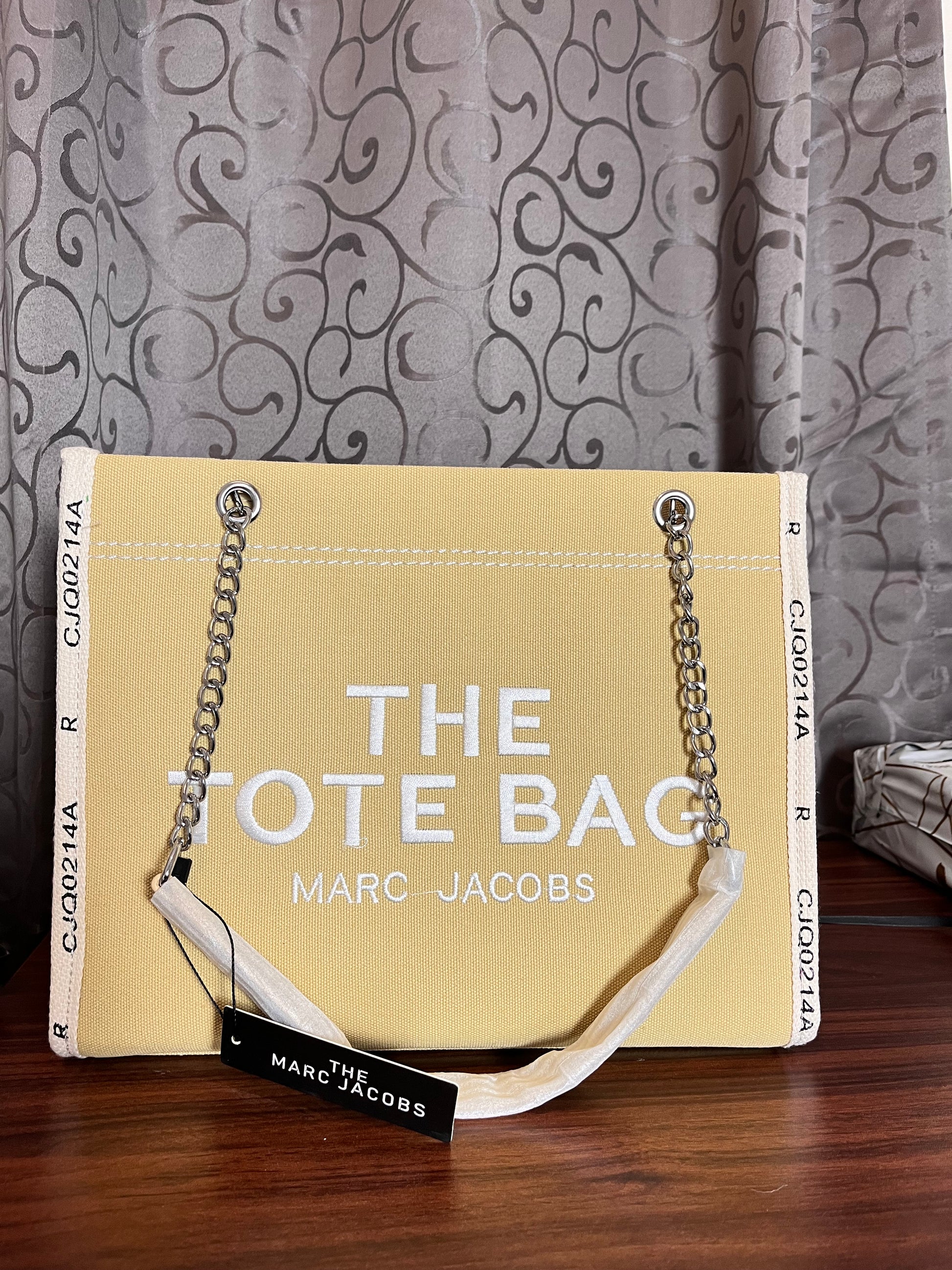 Marc Jacobs , The Tote bag