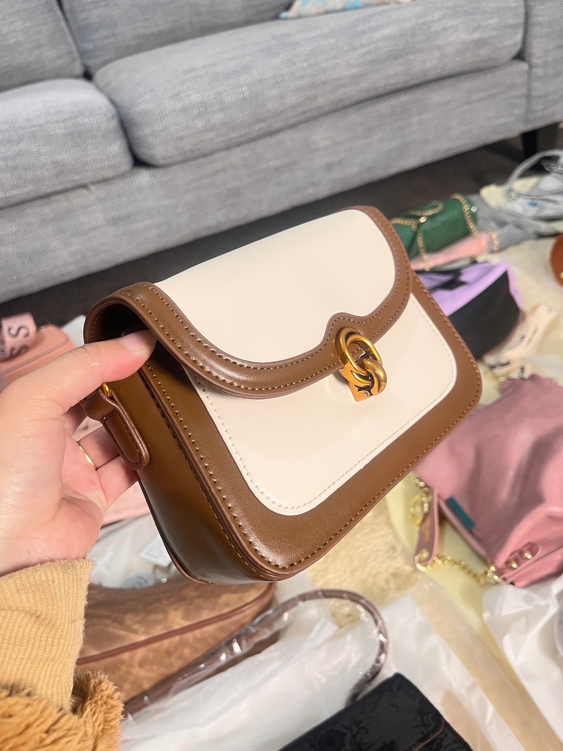 Leather crossbody bag with cute keychain