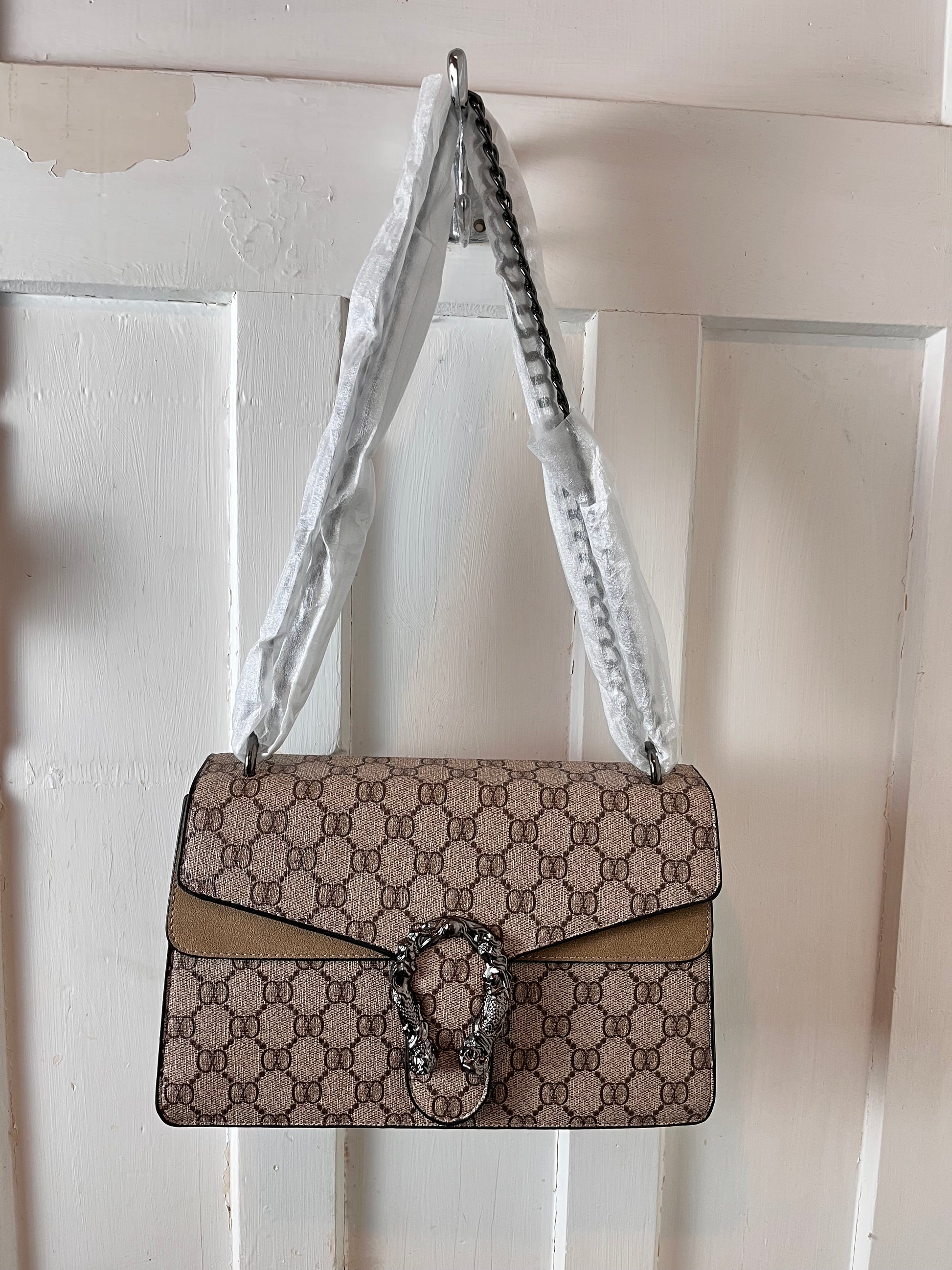 Gucci Dionysus hard type leather shoulder and crossbody bag w/gift box