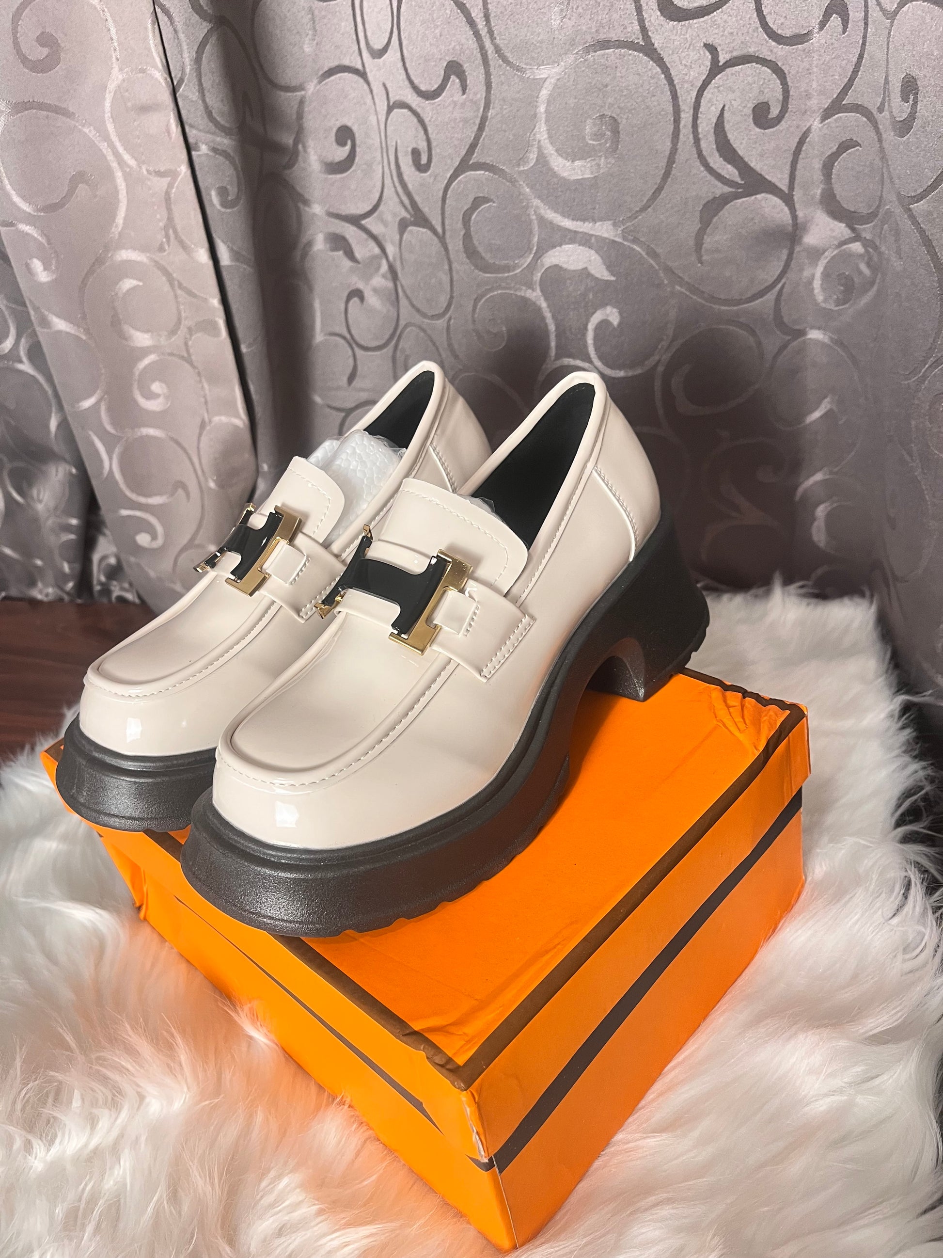 Thick-Soled Leather Shoes for British Preppy Style Patent Leather Slip-On Lazy Loafers for Women Spring and Autum