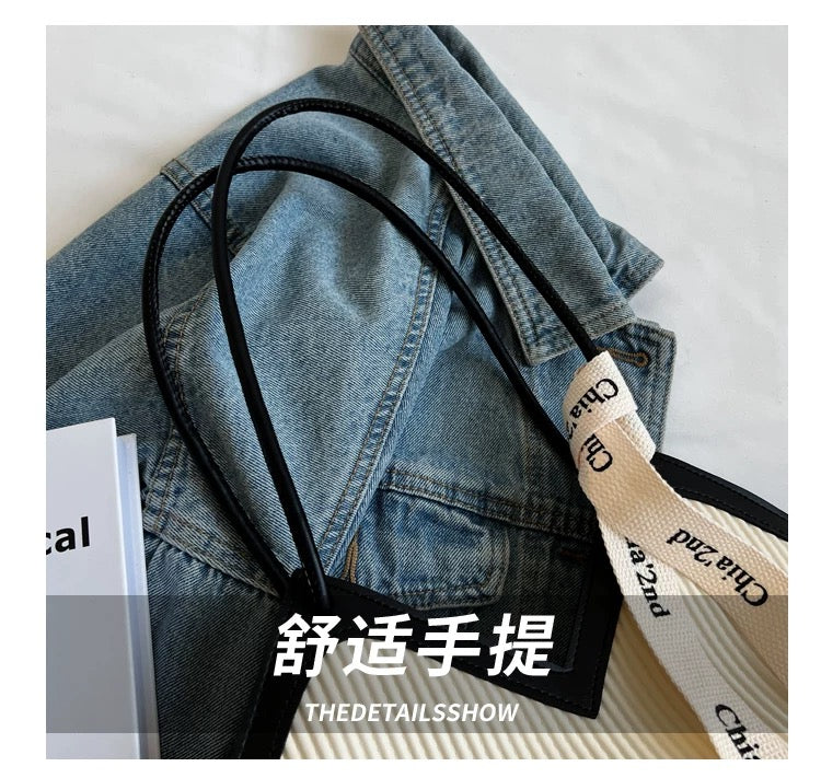 Large capacity shoulder bag with twilly