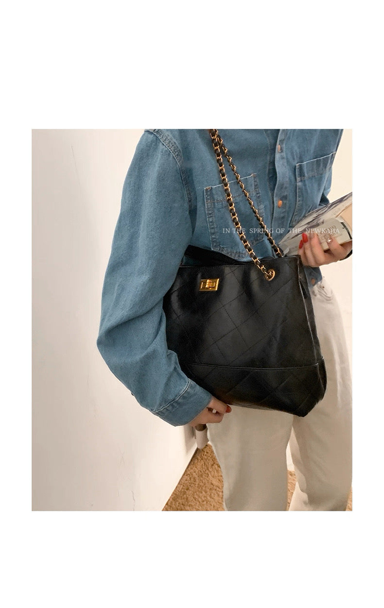 C shoulder bag