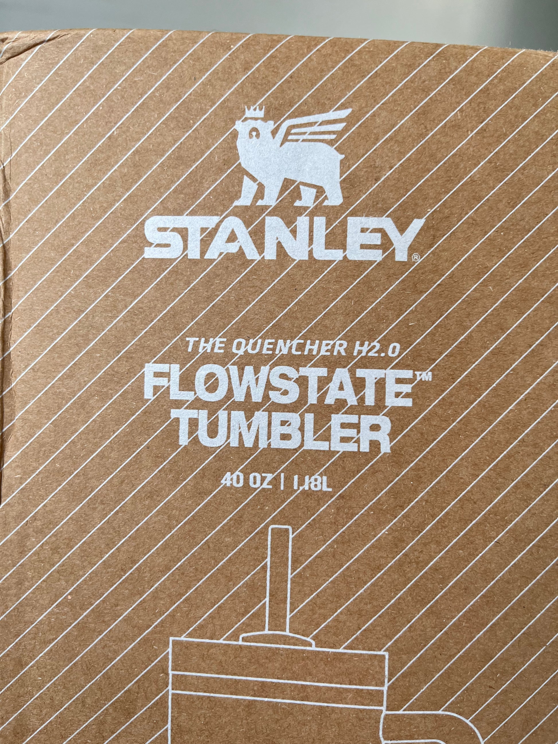 Stanley thumbler Cup with straw 1.18L