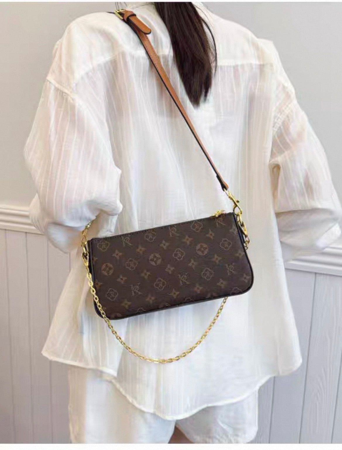 Louis Vuitton pochette accessories bag