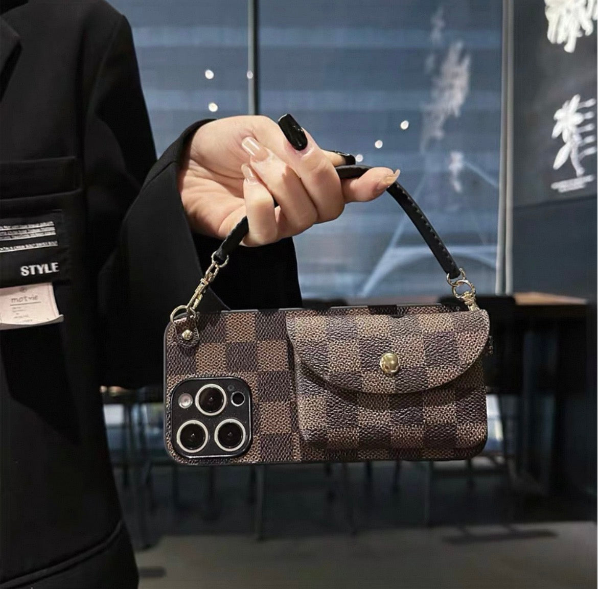 Louis Vuitton Pochette Métis phone case sling