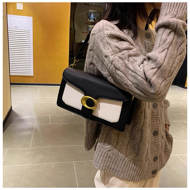 Pre order Coach underarm /shoulder bag