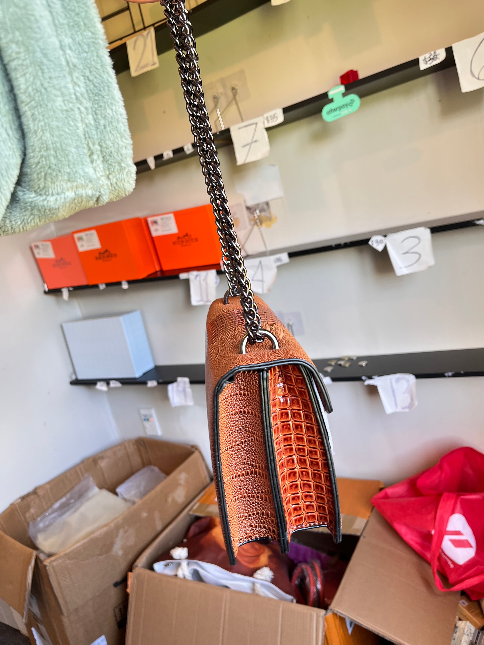 Crocodile pattern soft type leather shoulder and crossbody bag