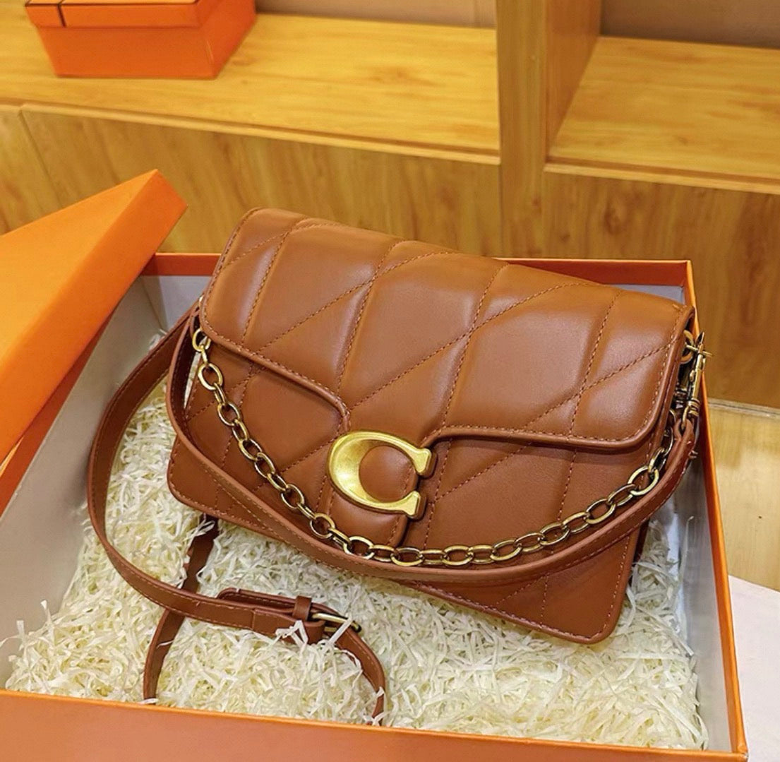 Pre order Coach versatile shoulder crossbody bag