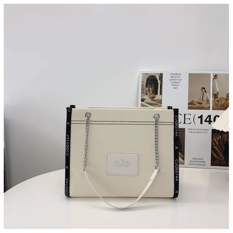 Marc Jacobs , The Tote bag