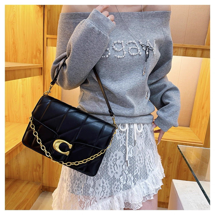 Pre order Coach versatile shoulder crossbody bag