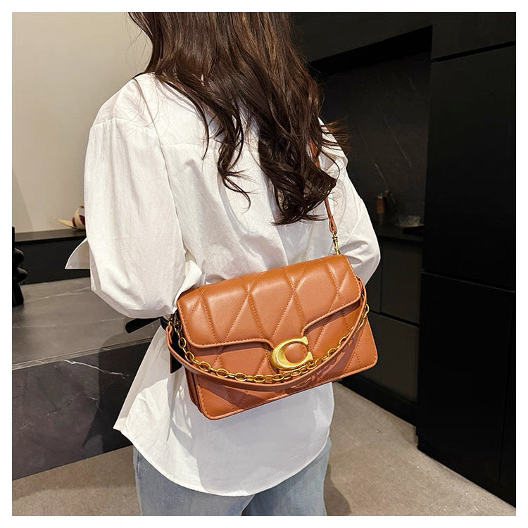 Pre order Coach versatile shoulder crossbody bag