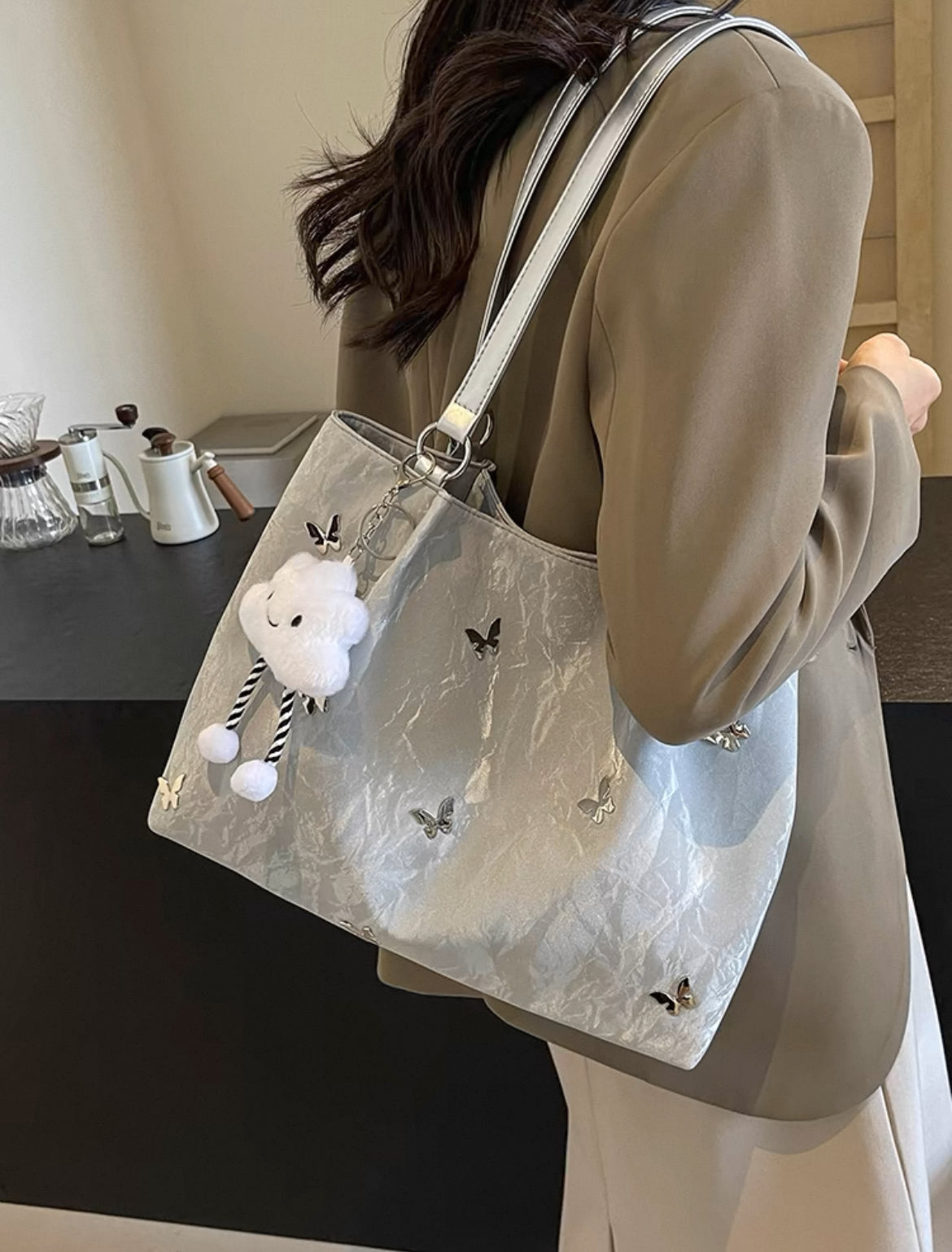 Tote Bag Large Capacity 2025 High-End Shoulder Bag, College and professional With ornaments/keychains