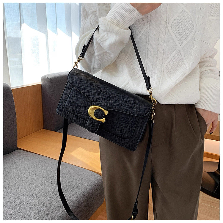 Pre order Coach underarm /shoulder bag