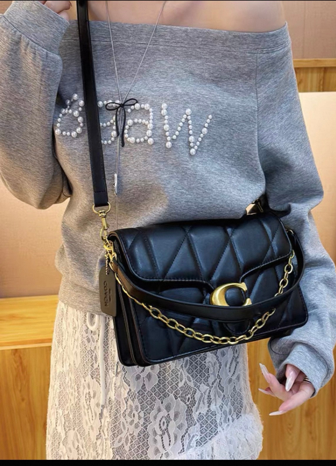 Pre order Coach versatile shoulder crossbody bag