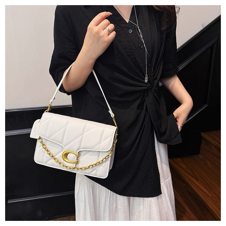 Pre order Coach versatile shoulder crossbody bag