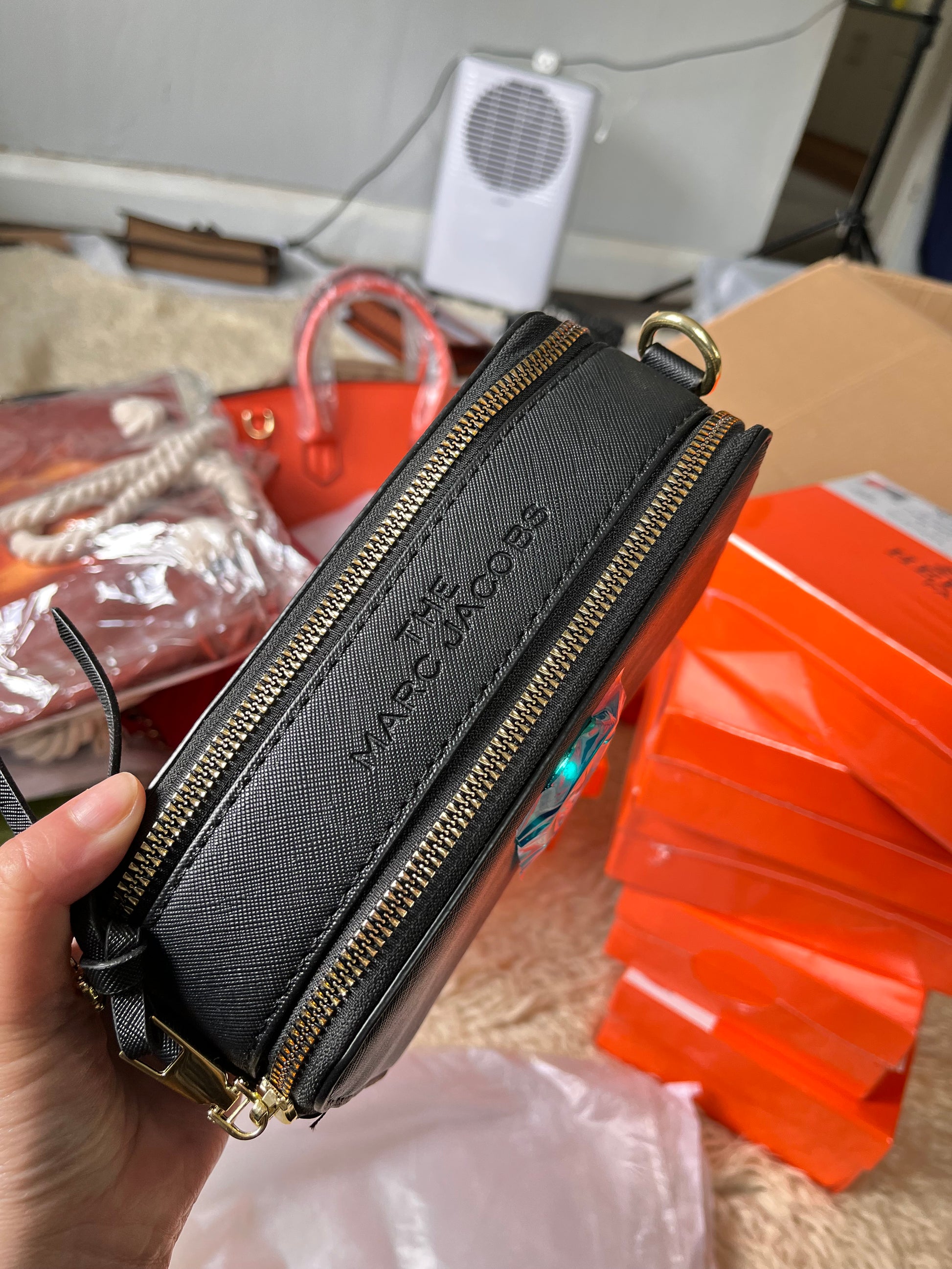 Marc Jacob  Trendy Super Stylish One-Shoulder Cross-Body with coin purse Square type