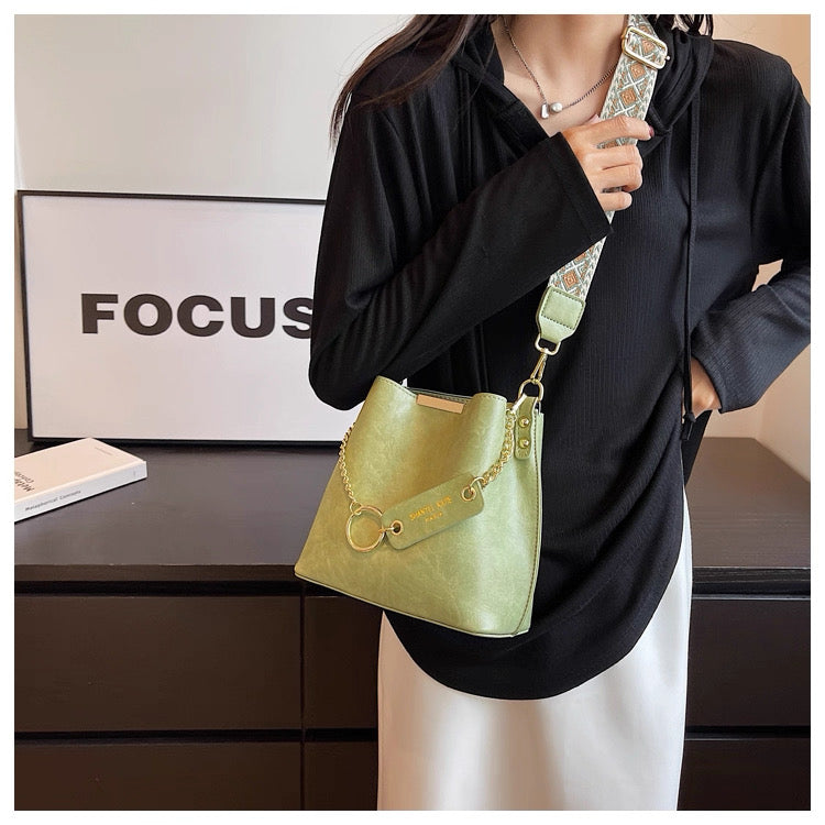 Internet Celebrity High-End 2025 Bucket Bag Foreign Style Wide Crossbody Bag