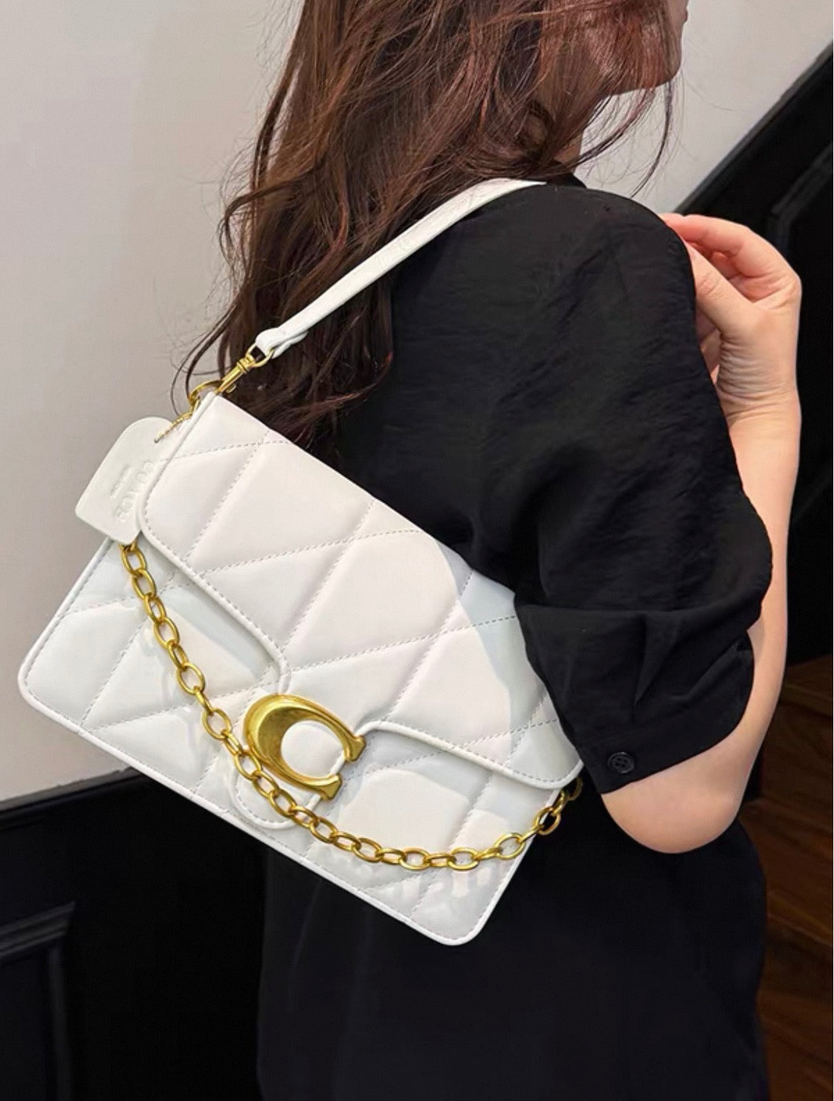 Pre order Coach versatile shoulder crossbody bag