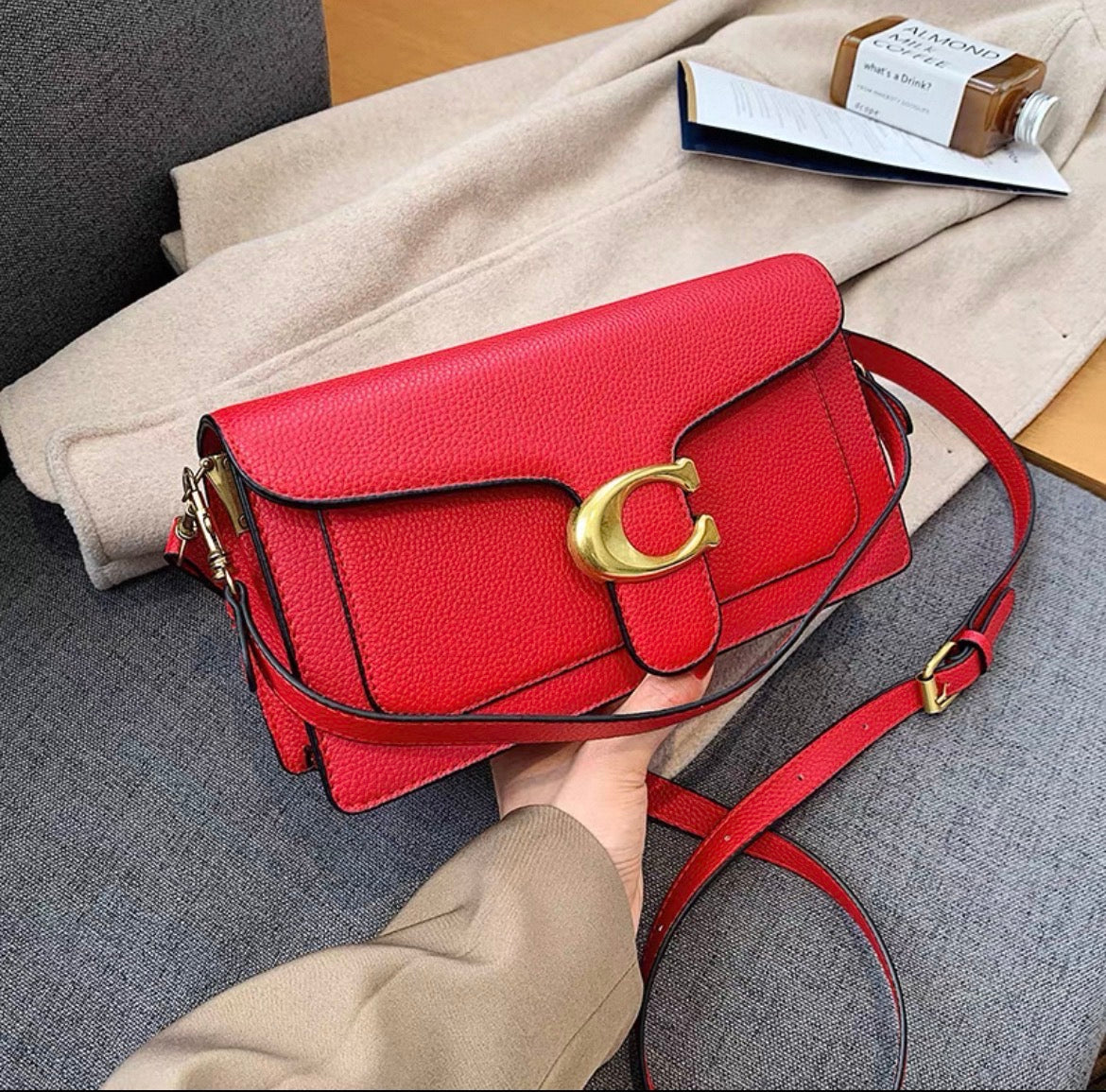 Pre order Coach underarm /shoulder bag