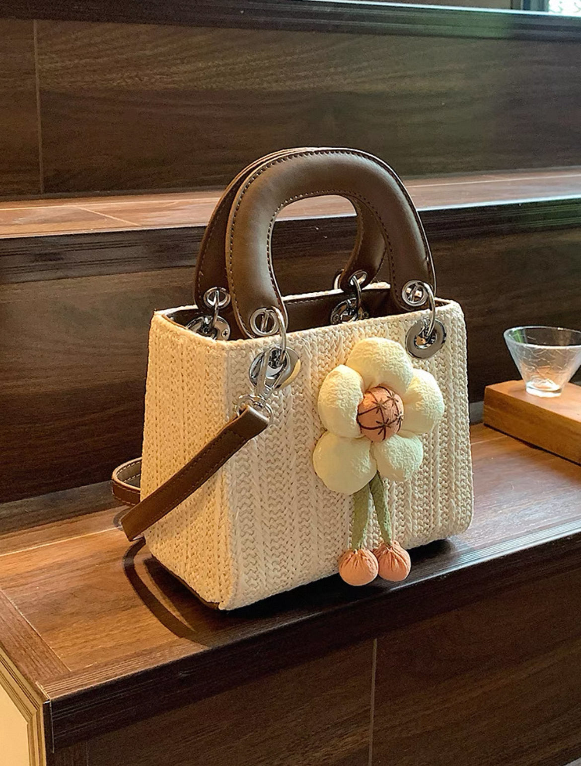Elegant Woven Straw 2025 New Niche Design Crossbody Bag Seaside Resort Style Popular Satchel Princess Diana Bag