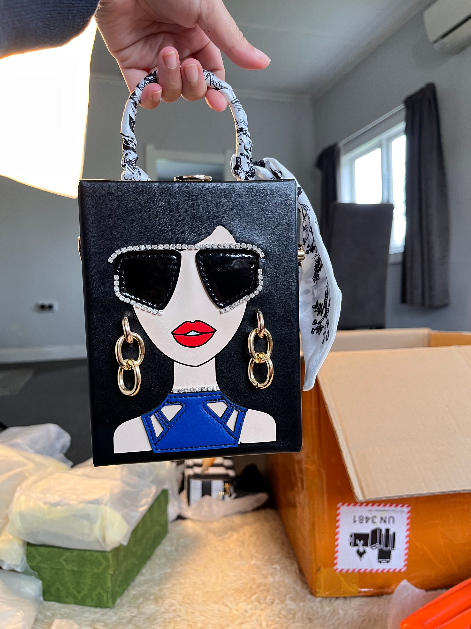 Elegant hard type Face bag hancarry or crossbody