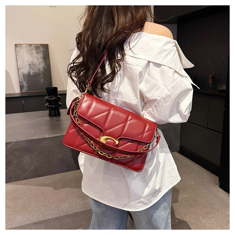 Pre order Coach versatile shoulder crossbody bag