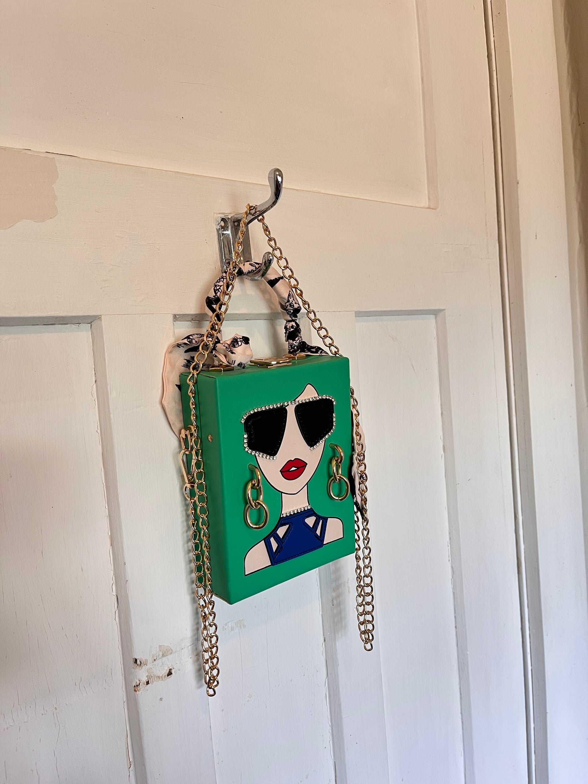 Elegant hard type Face bag hancarry or crossbody
