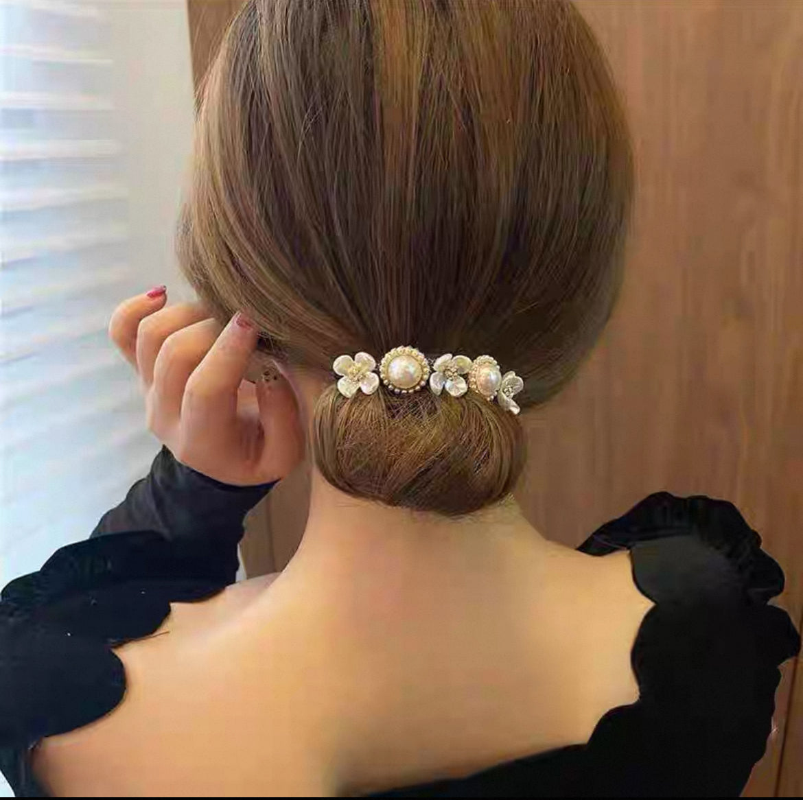3pcs Hair bun Machines artificial pearl clips and 1pc Elegant