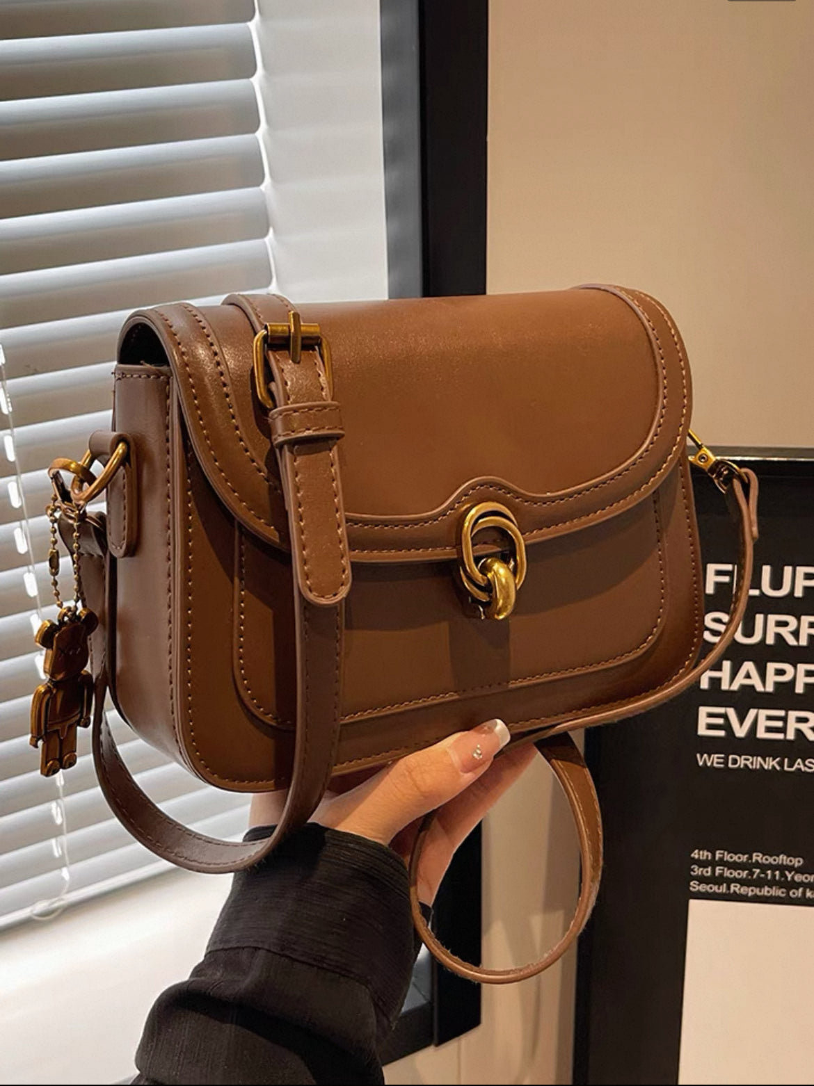 Leather crossbody bag with cute keychain
